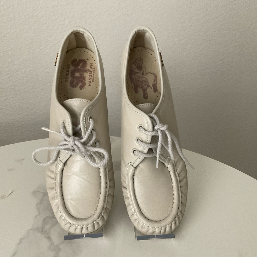 SAS Handsewn USA made women’s shoes size 6.5 Cream